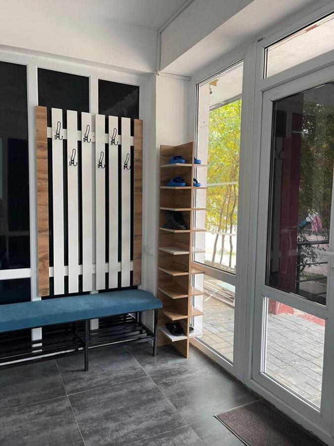 Hostel Del Luna Alma-Ata Exteriör bild