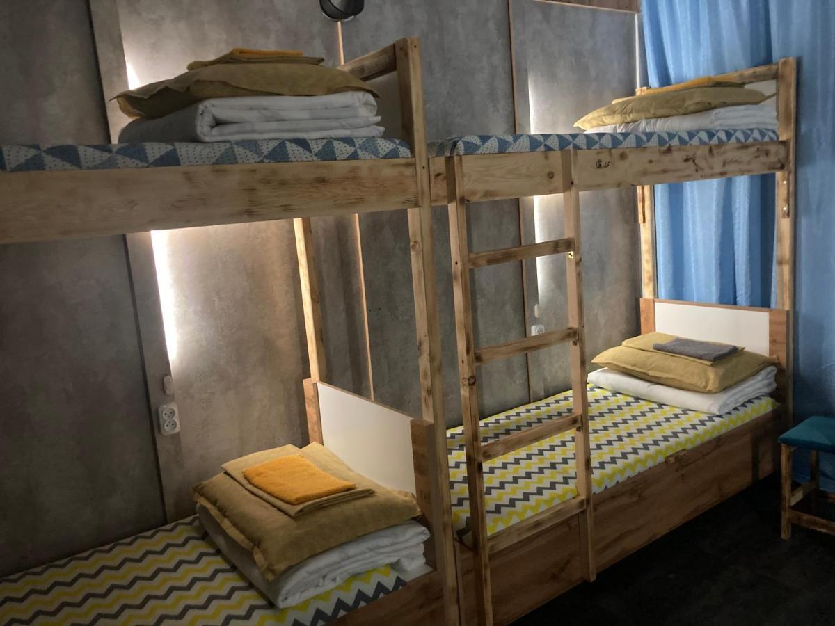Hostel Del Luna Alma-Ata Exteriör bild