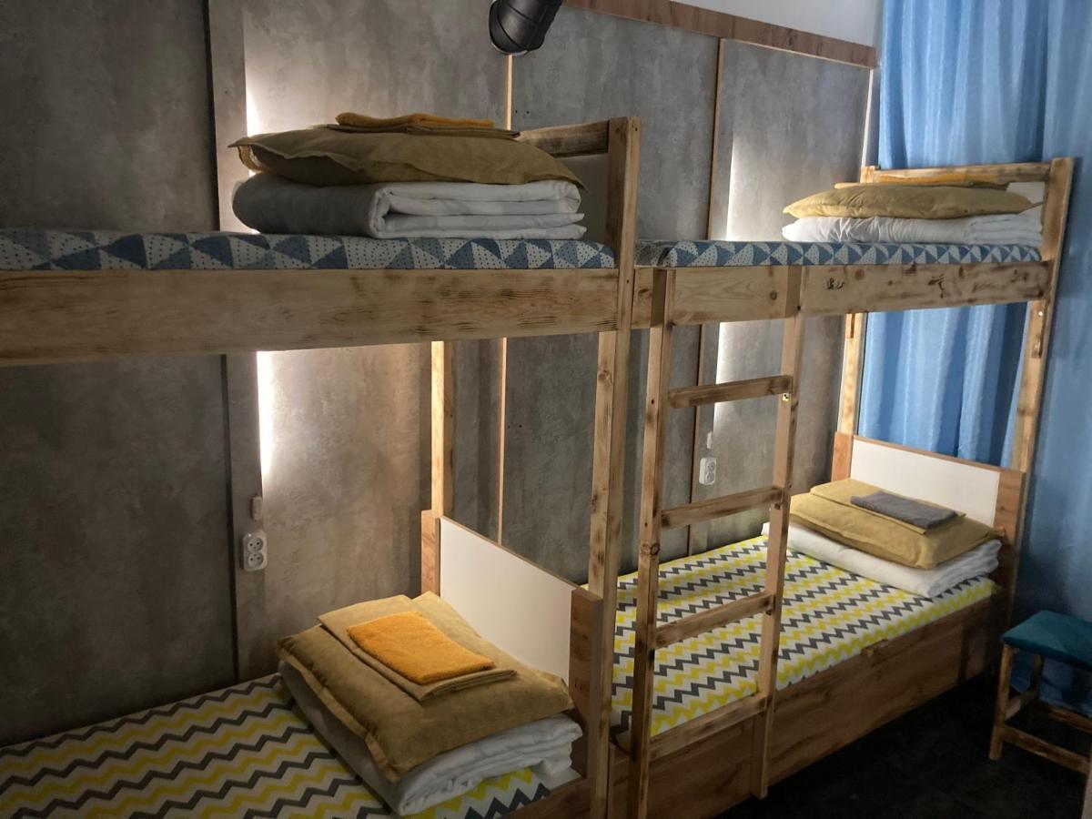 Hostel Del Luna Alma-Ata Exteriör bild