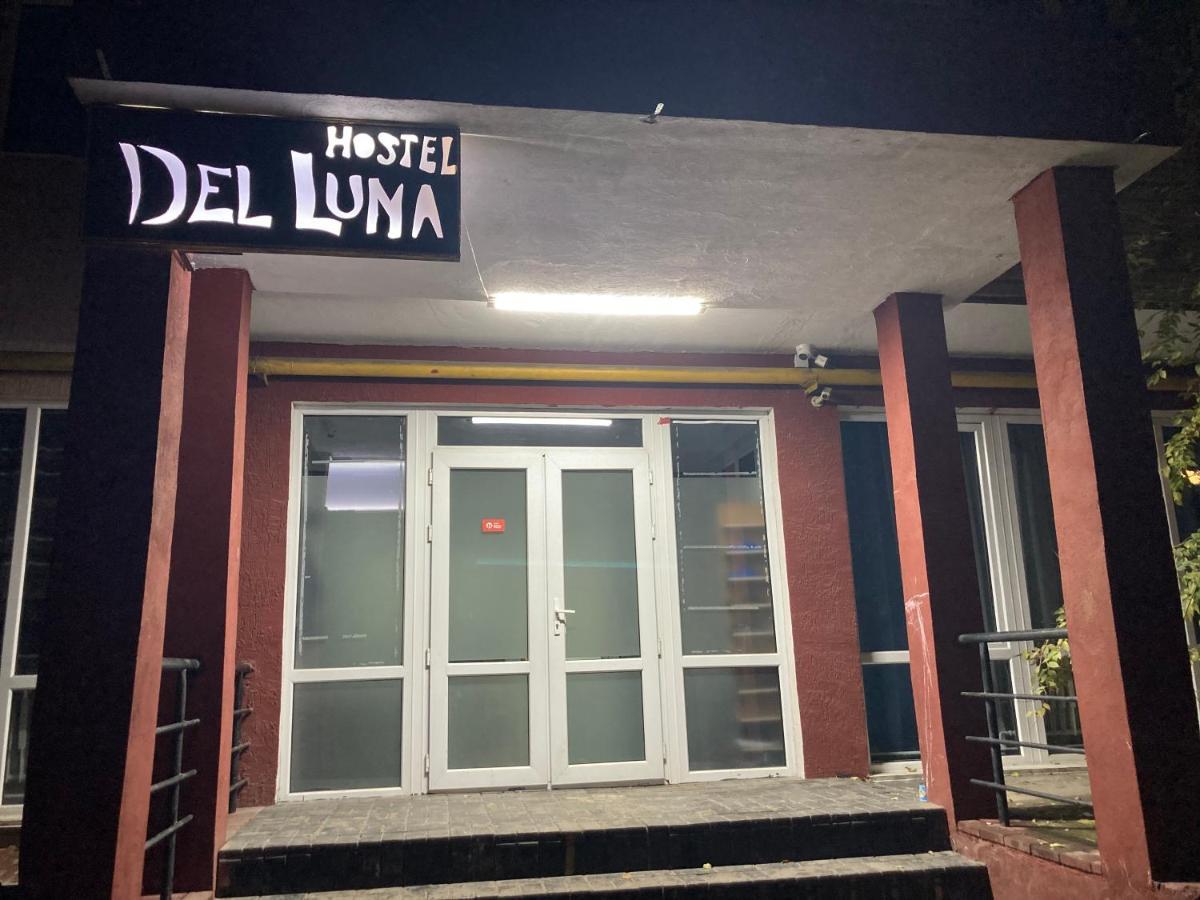 Hostel Del Luna Alma-Ata Exteriör bild