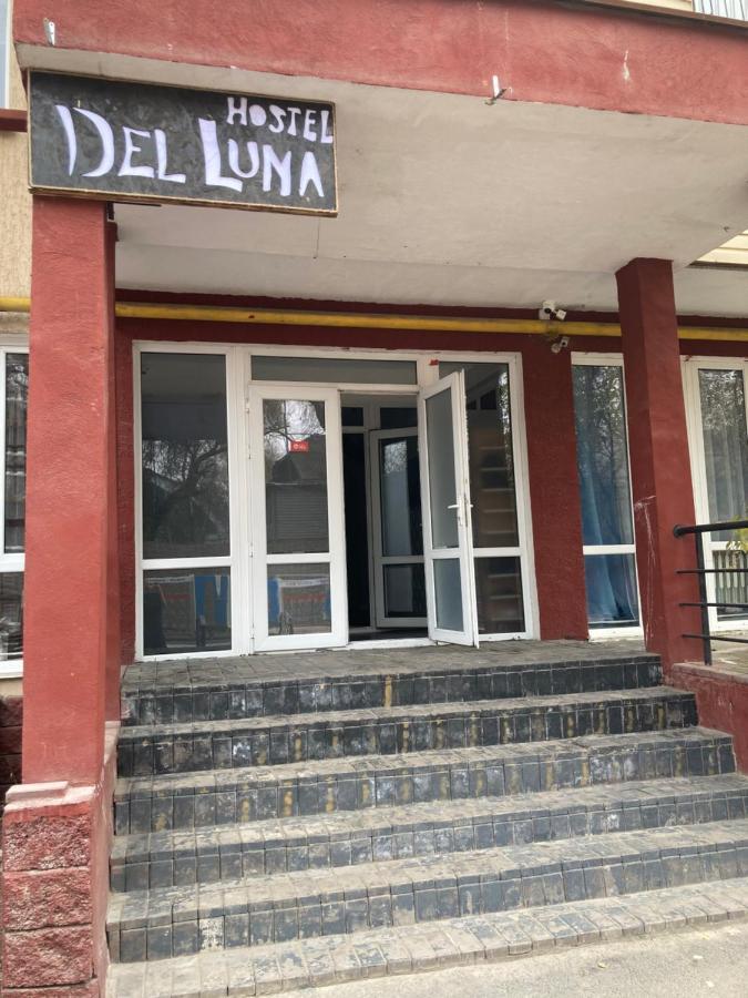 Hostel Del Luna Alma-Ata Exteriör bild
