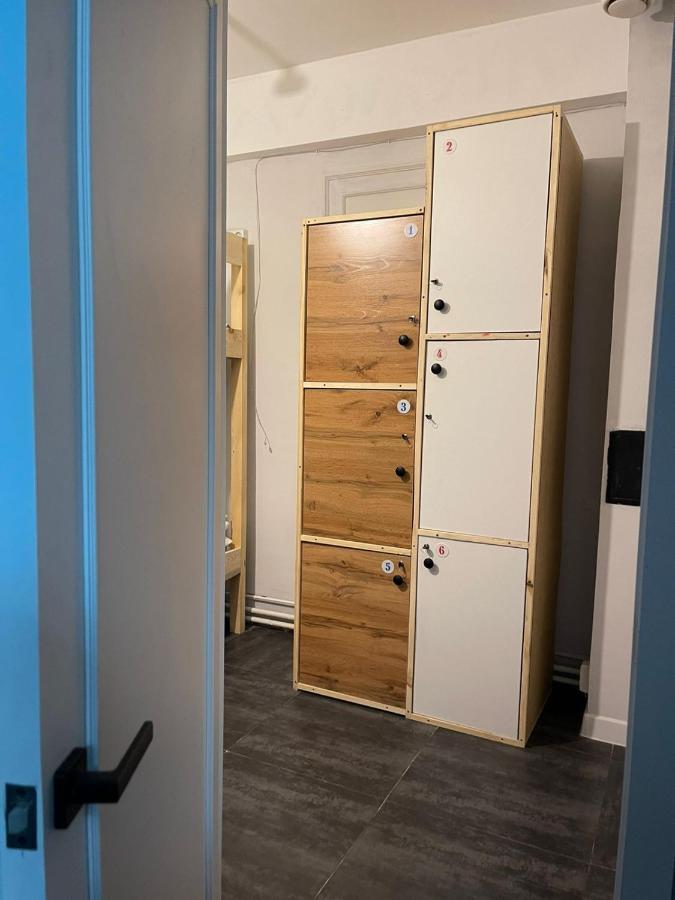 Hostel Del Luna Alma-Ata Exteriör bild